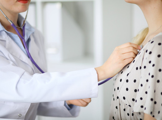 Pochi farmaci alle donne con l’infarto. Gli uomini curati meglio
